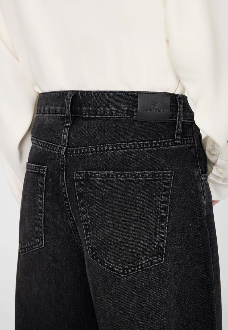Manon Jean in Dark Grey