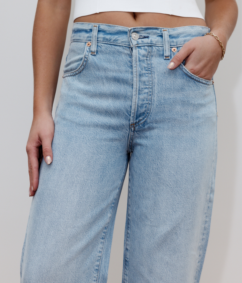 Citizens of Humanity Annina Jean in Alemayde worn on model, lower body front view focusing on waistline and straight leg fit, no shoes visible