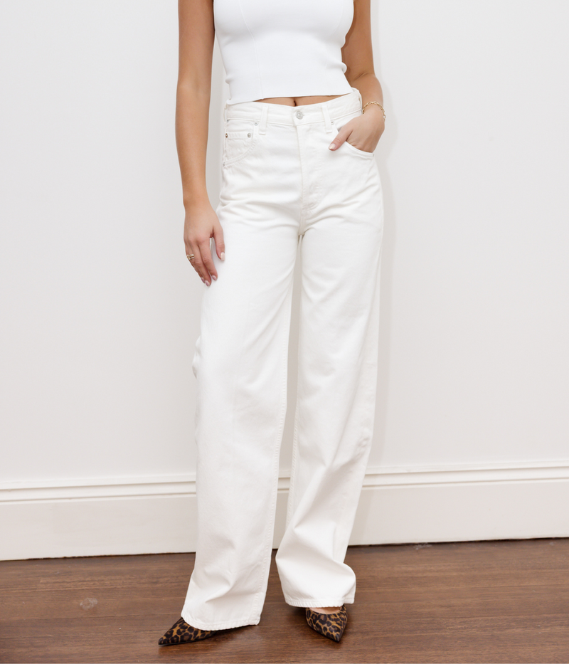 Lower-body view of Citizens of Humanity Ayla Baggy Jean in Pashmina showcasing the roomy leg and cuffed hem detail.