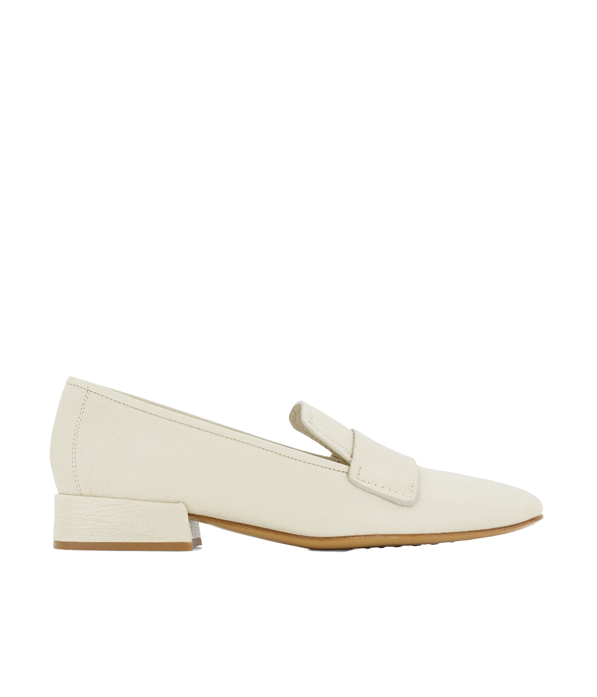 An ivory coloured loafer by Pedro Garcia from supple leather.