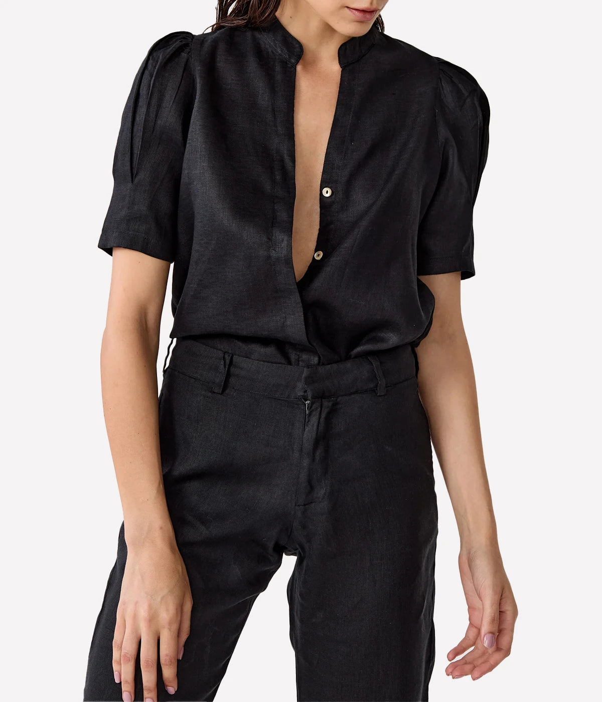 Anthina Linen Shirt in Black