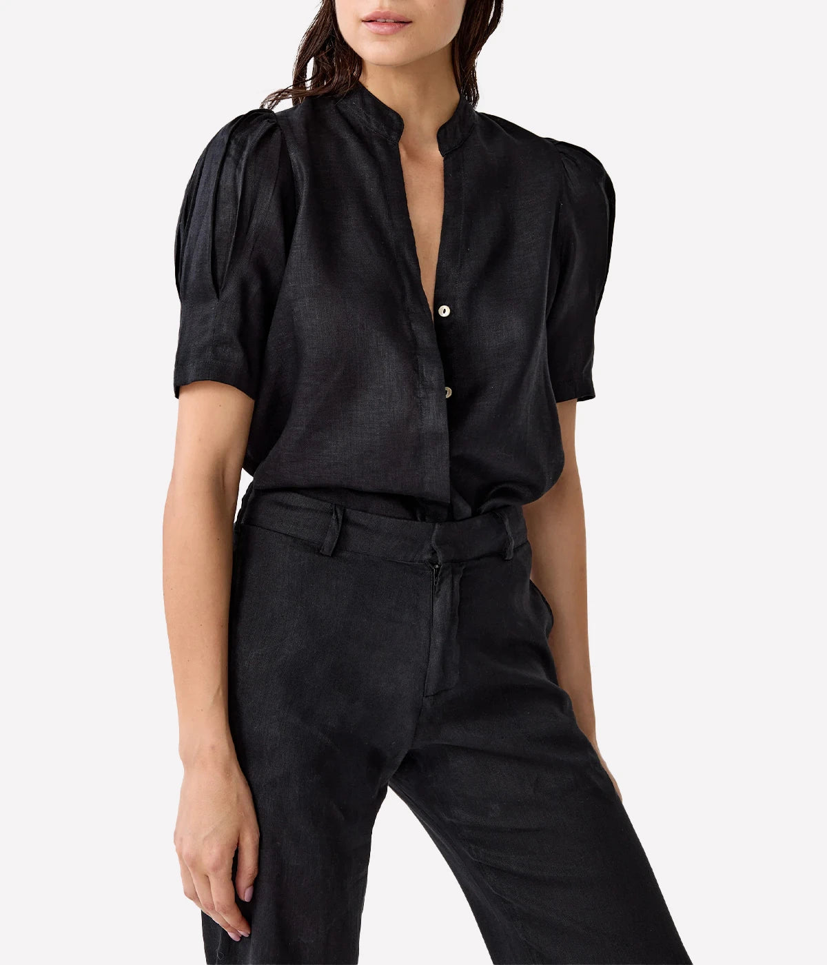 Anthina Linen Shirt in Black