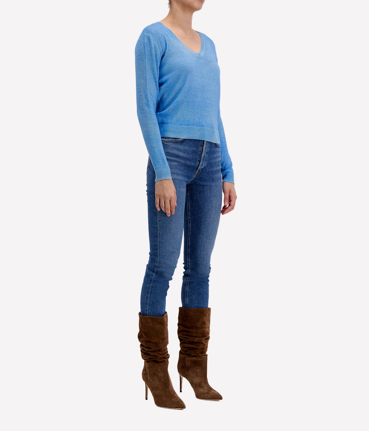 Light Cashmere Fitted V Neck Pullover in Gianduia