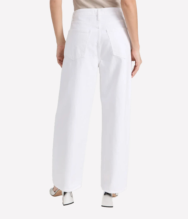 ALT text for images: Low slung, relaxed fit baggy jeans in organic cotton, with a baggy straight leg and low waist.