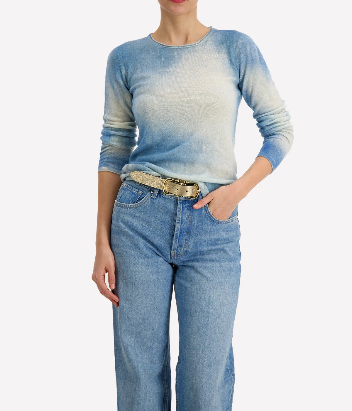 100% cashmere slim cut white and blue longsleeve knit jumper by Avant Toi.