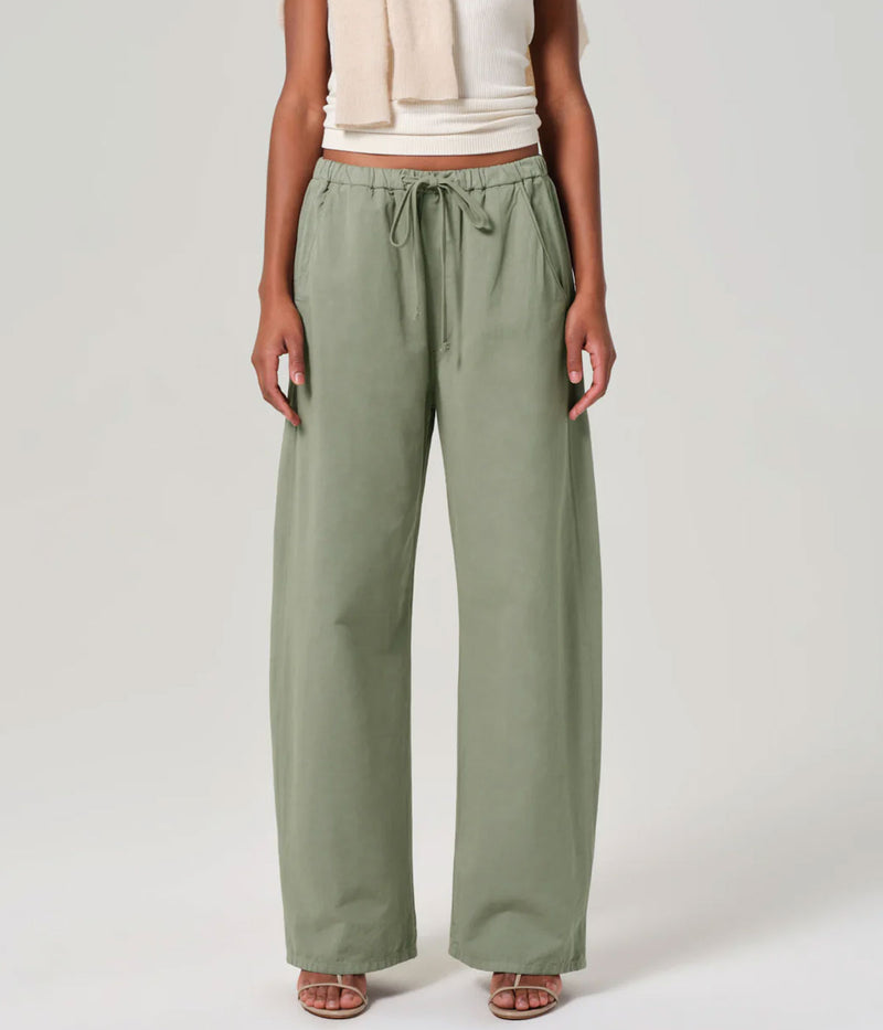 Citizens of Humanity Aurora Pull On Pant in Nova – lower half  front view on model highlighting relaxed silhouette, soft drape, and effortless pull-on design.