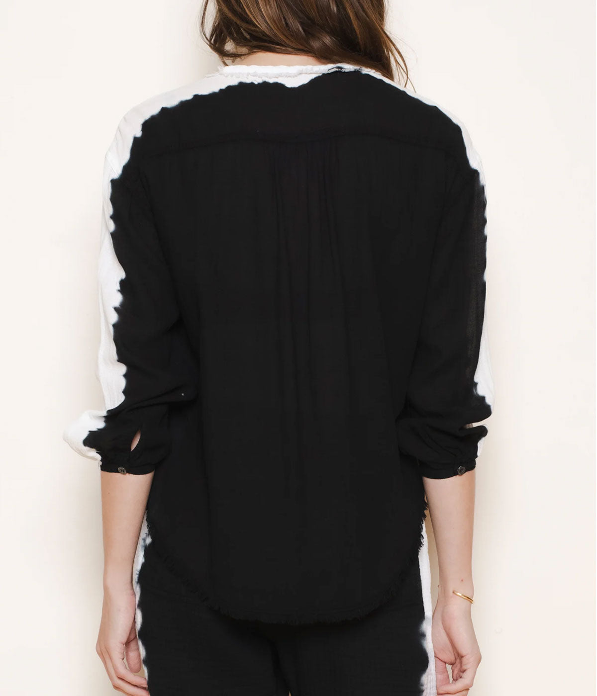 Poet Blouse in Black Vibrations