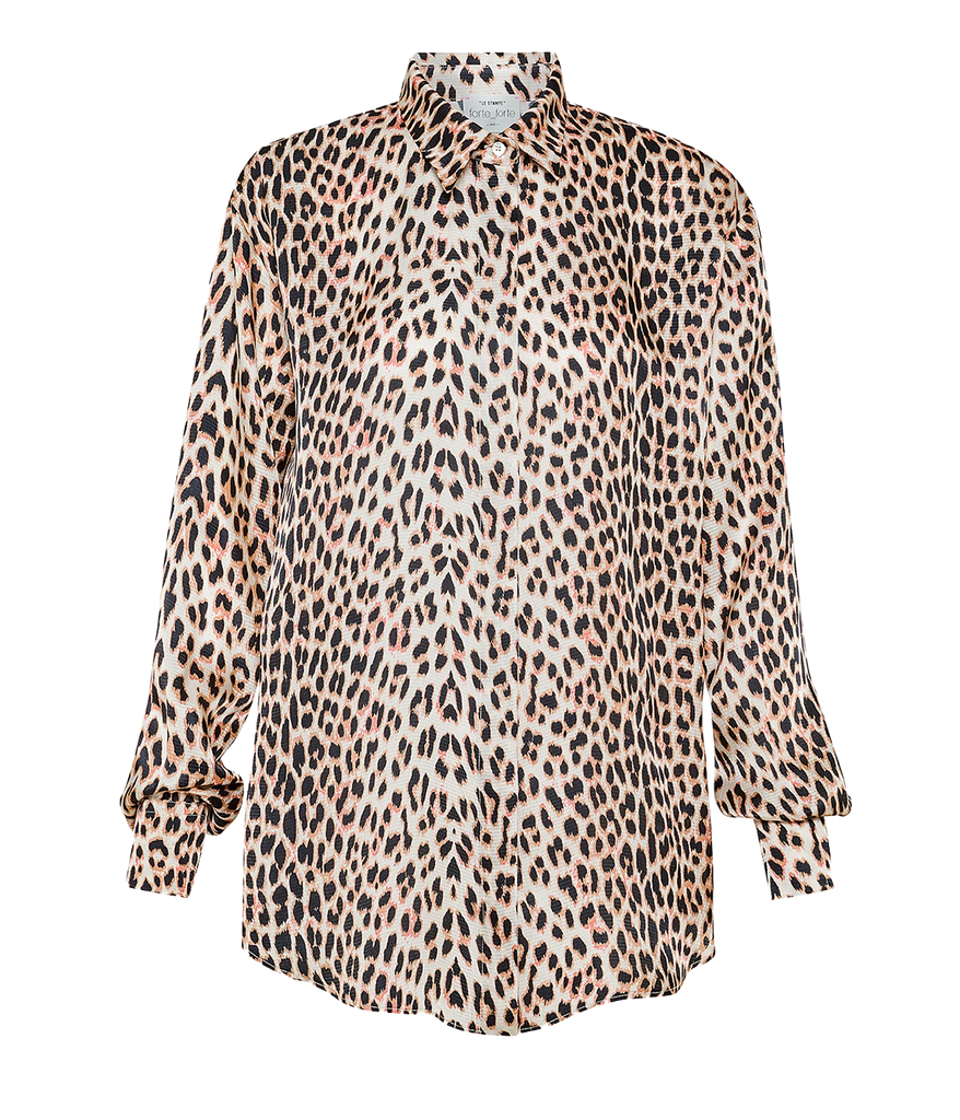 A classic elevated basic shirt, with long cuffed sleeves and leopard print. Throw on and go, bra friendly, 100% viscose, made internationally, bra friendly. 