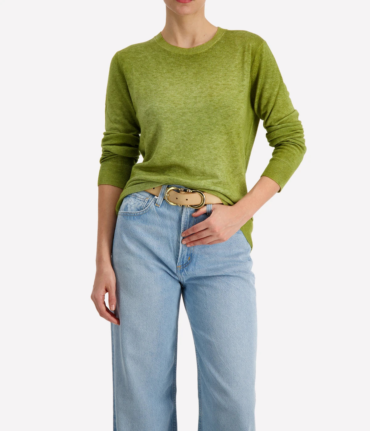 Lightweight, long sleeve green round neck cashmere long sleeve knit jumper by avant toi.
