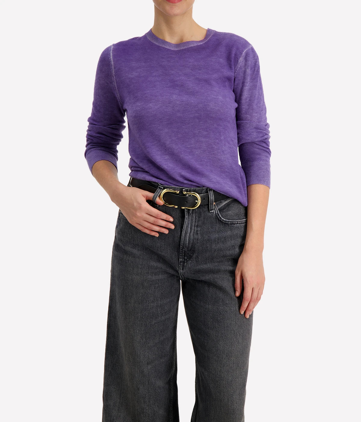 Lightweight, long sleeve purple round neck cashmere long sleeve knit jumper by avant toi.