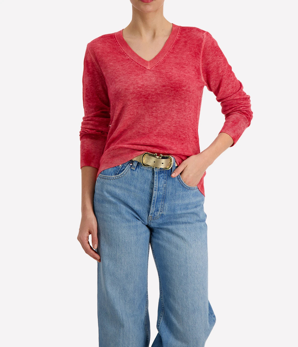 V-Neck wool & cashmere lightweight long sleeve blend pullover by Avant Toi.