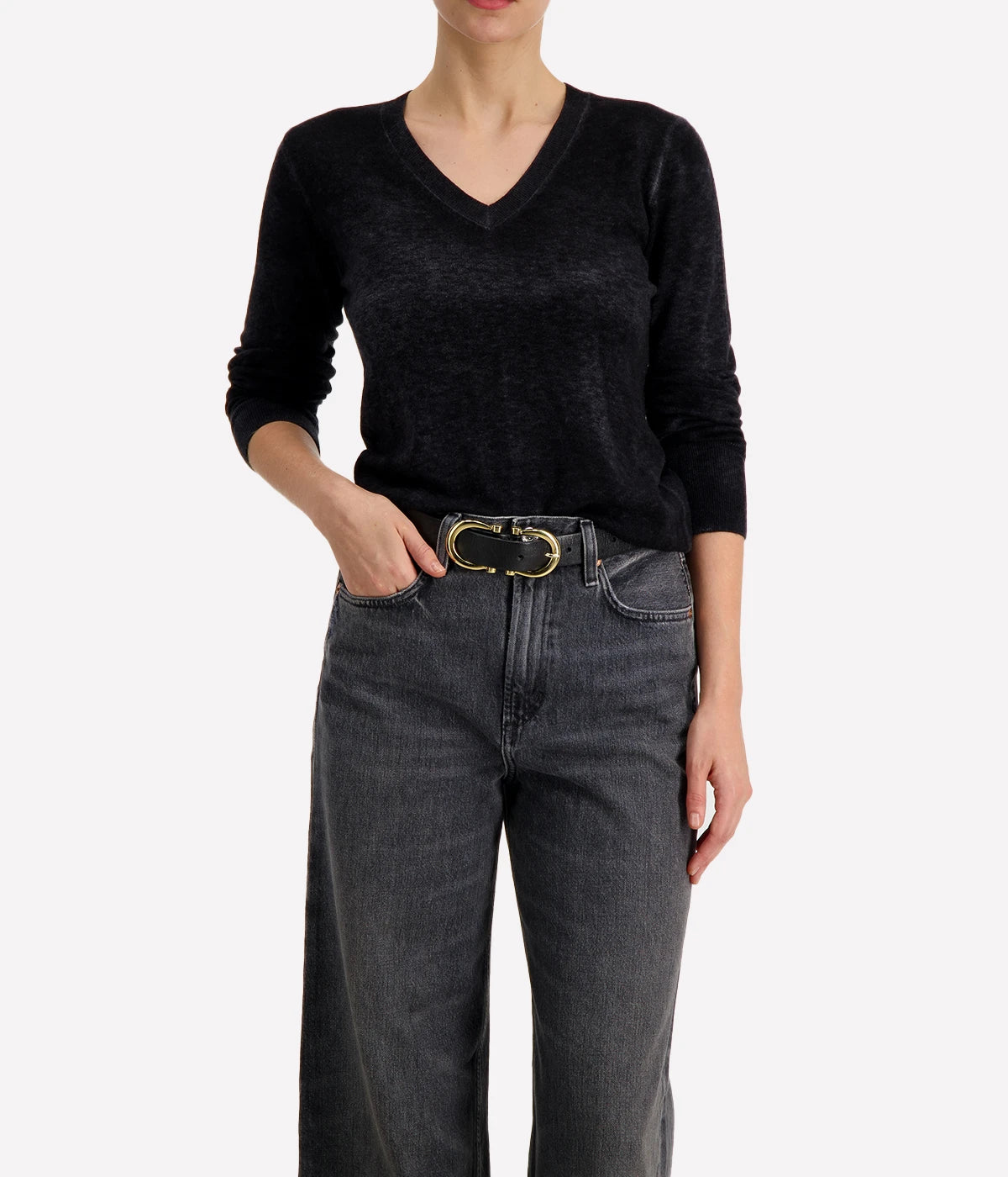 Black V neck cashmere pullover by Avant TOi