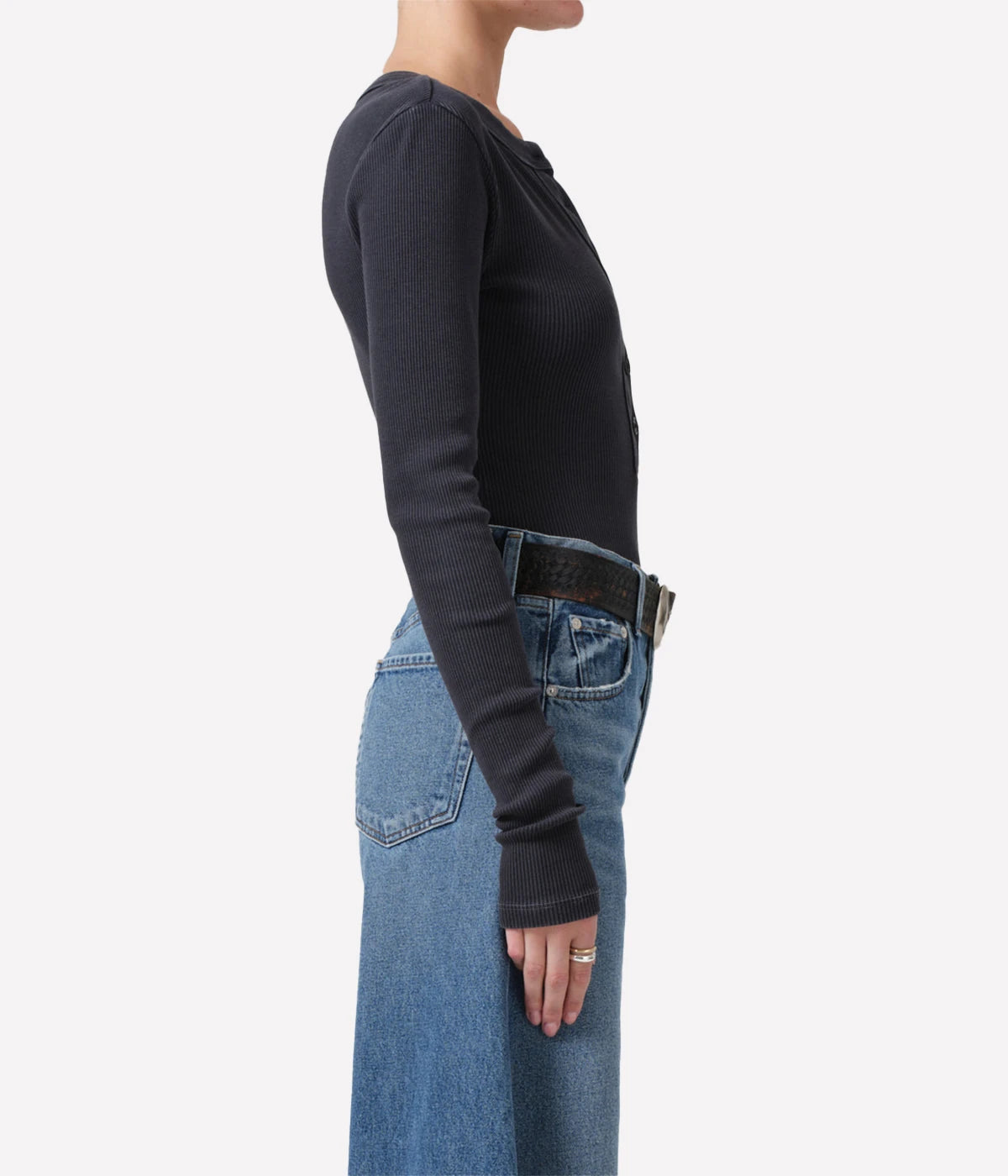 Varra Henley in Mineral