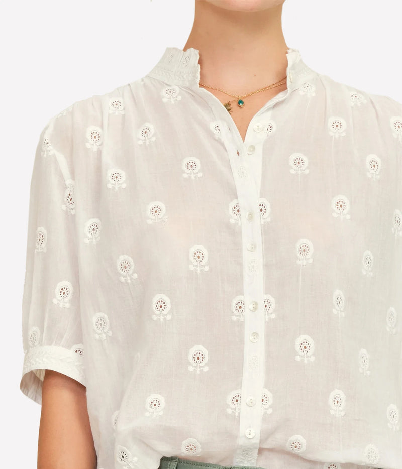 M.A.B.E Frani Embroidered Short Sleeve Top in White – close-up of embroidery and collar