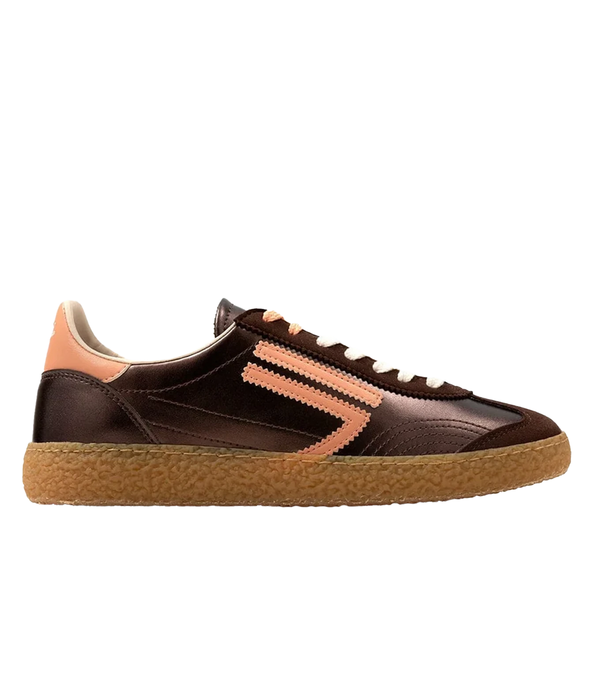 A low-top sneaker in dark brown colour with peach-coloured side stripes, a peach heel tab, and a textured brown gum sole - 6.01 XS Sneaker in Sandstone Puraai