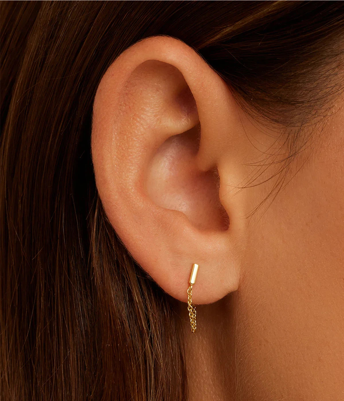 Tatum Chain Huggie in Gold