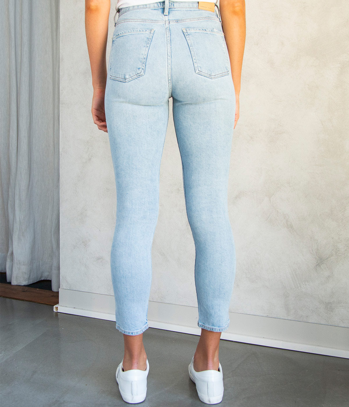Olivia Cropped Highrise Slim Jeans in Renew