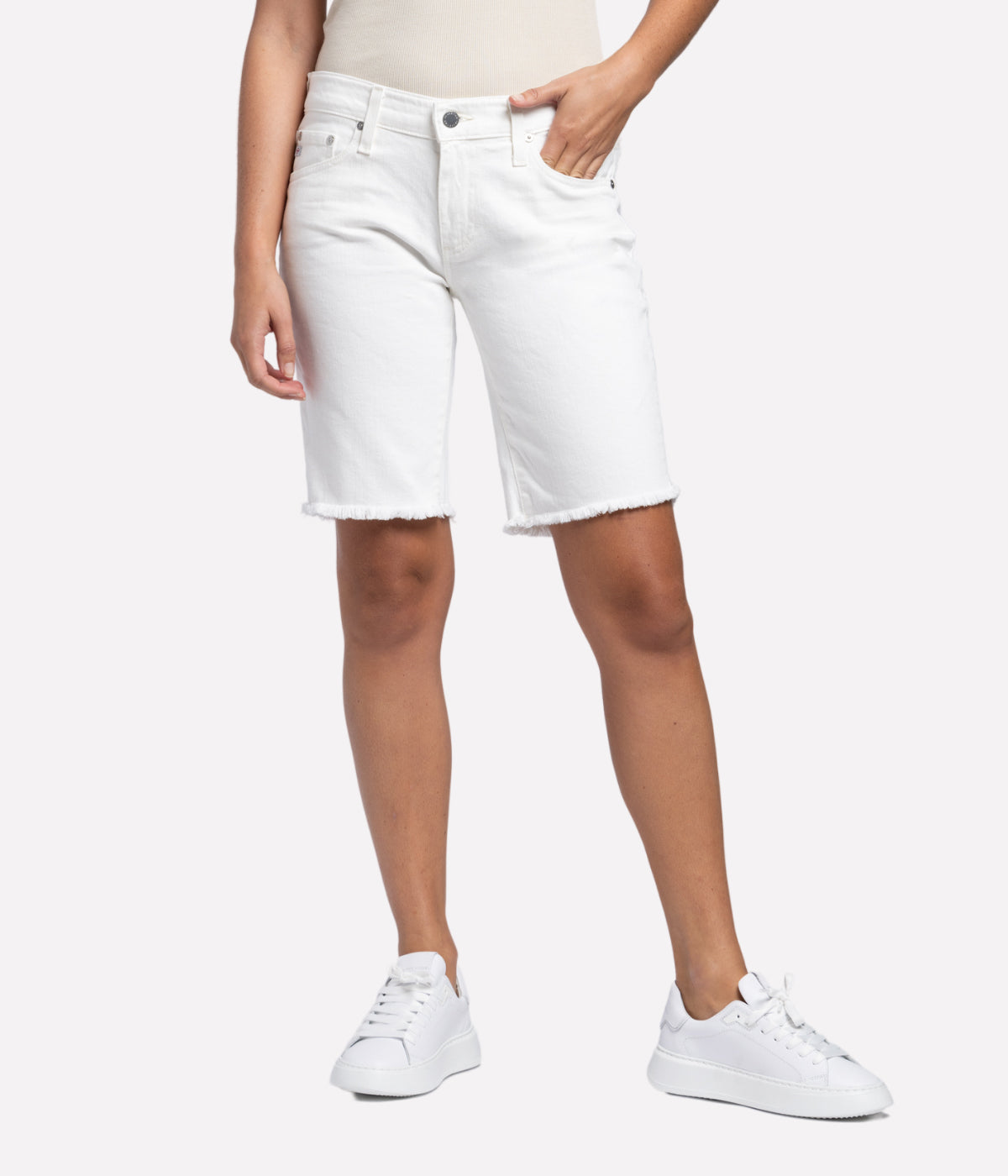 Jax Knee Short in Crisp White