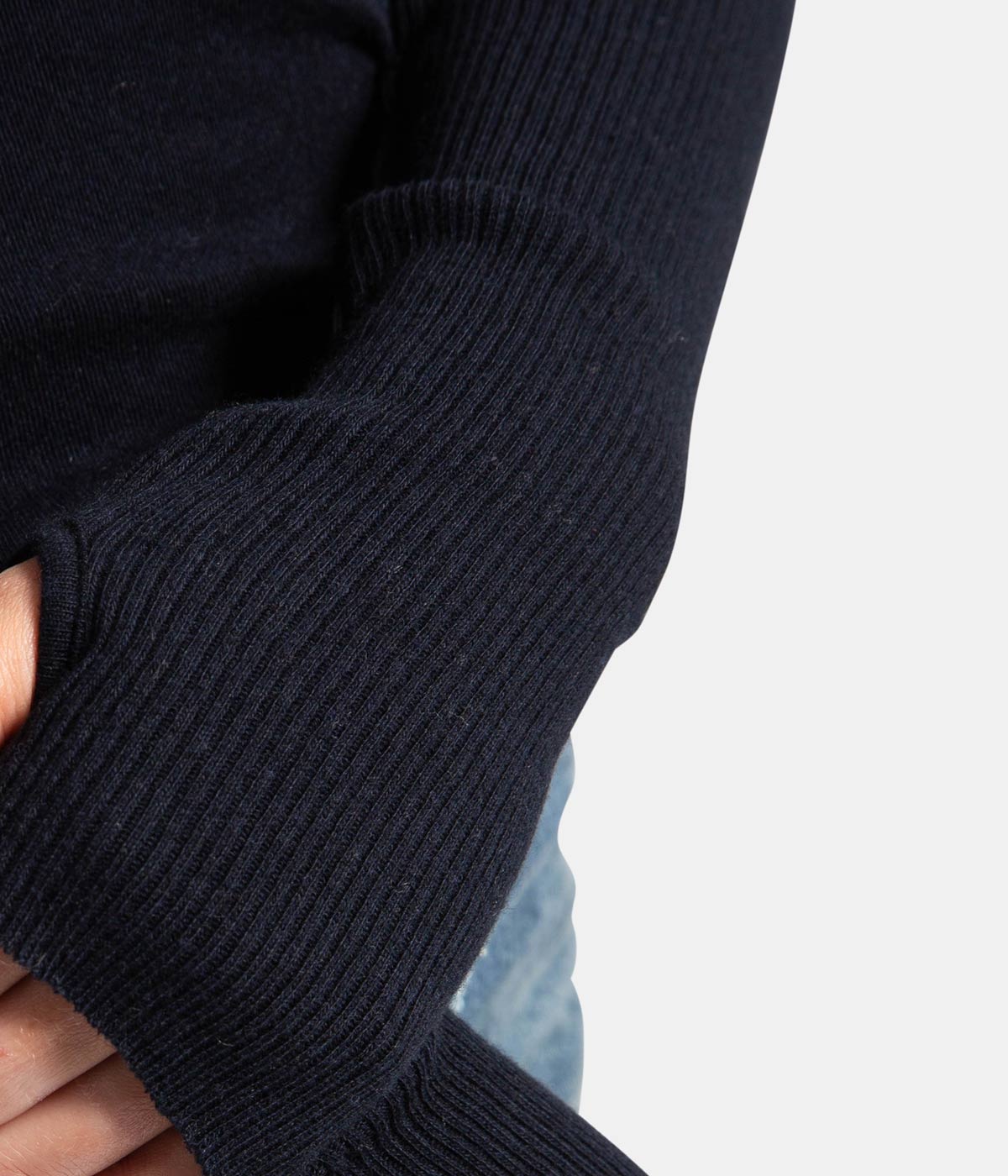 Cashmere V Neck Fitted Long Sleeve Top in Navy