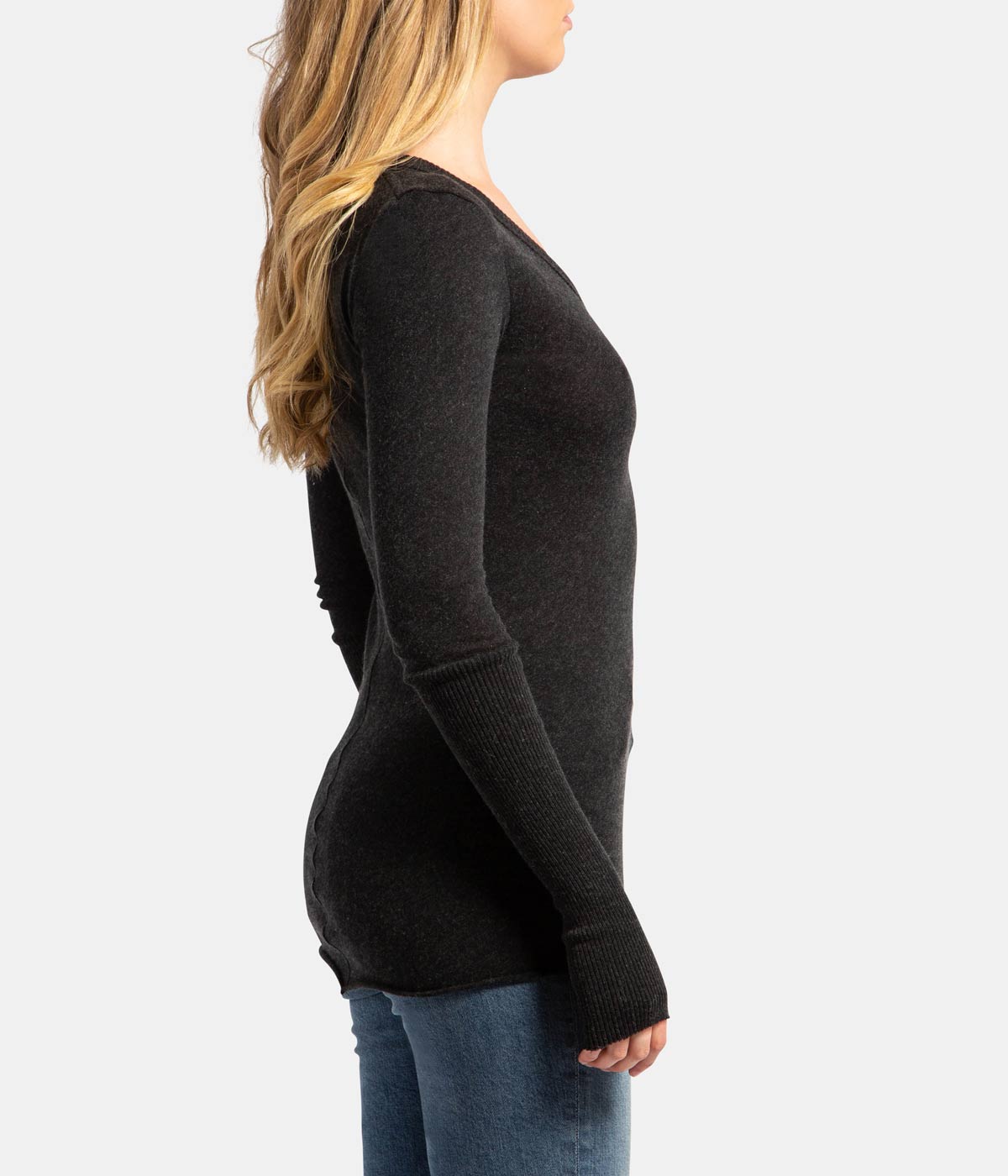 Cashmere V Neck Fitted Long Sleeve Top in Charcoal
