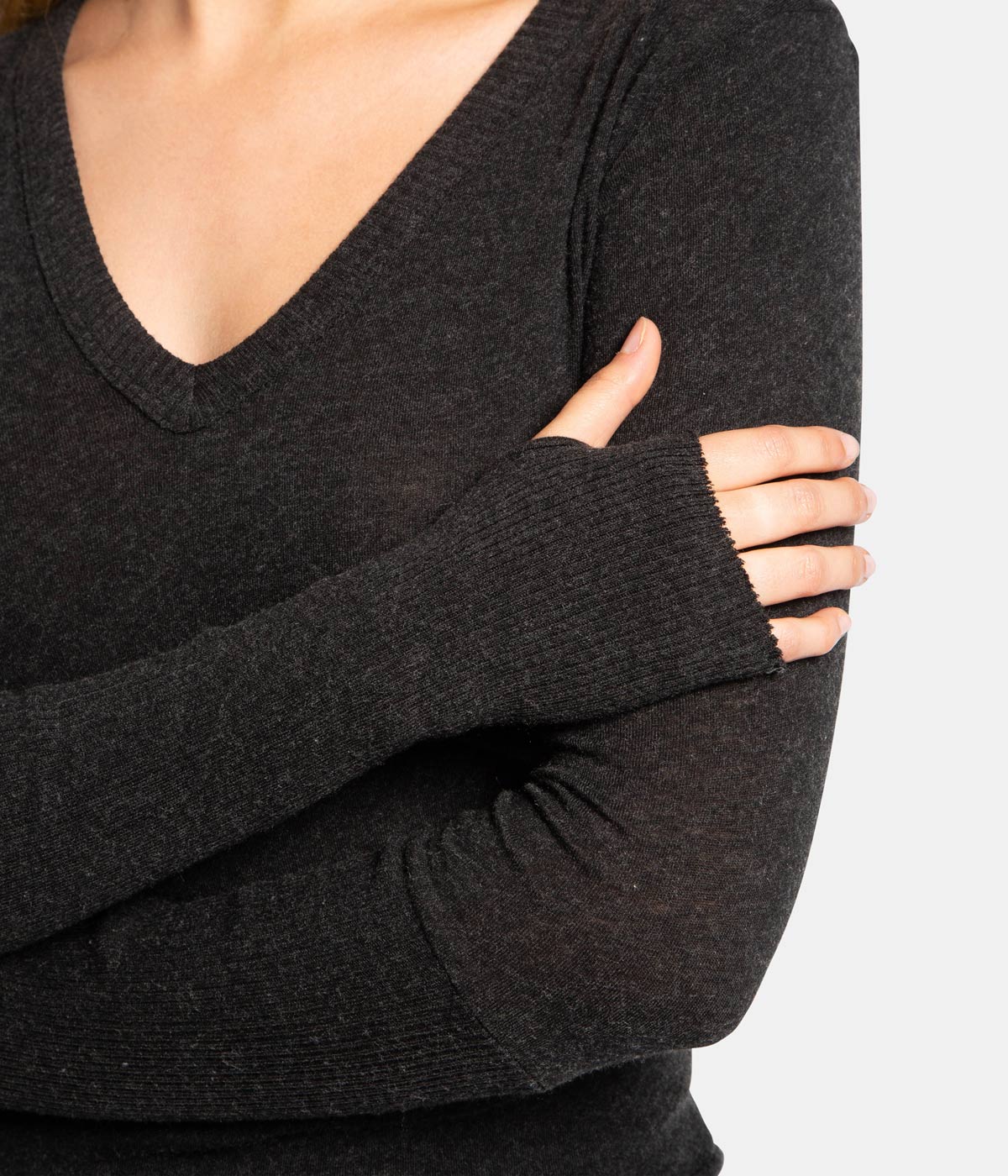 Cashmere V Neck Fitted Long Sleeve Top in Charcoal